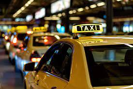 You are currently viewing Can I Pre-Book a Taxi for Airport Transfers from Milton Keynes to London Airports?